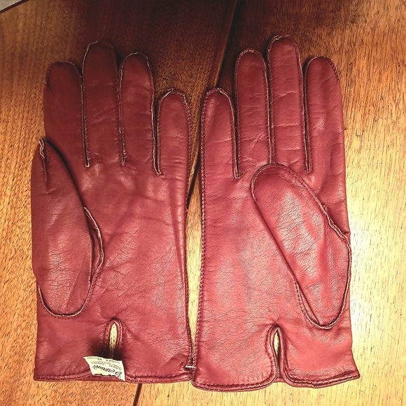 Berman's Classic Red Leather Gloves - Picture 2 of 5